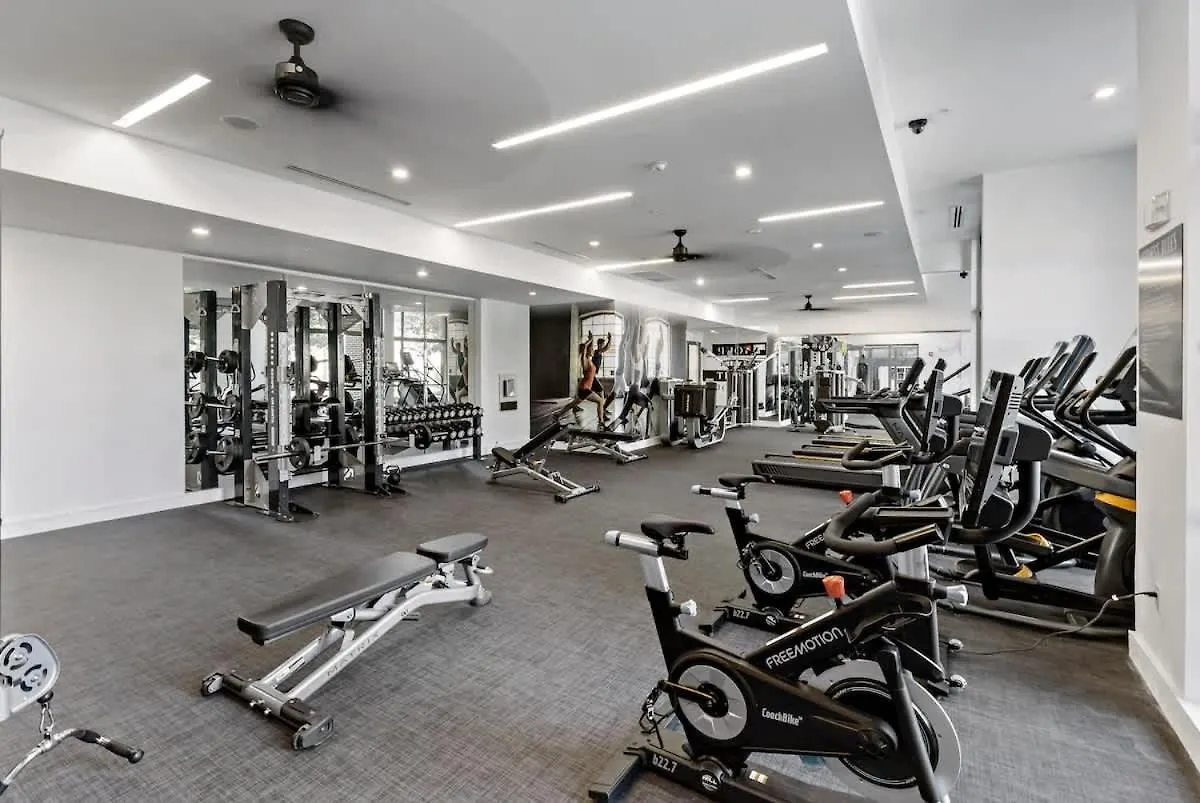 Apartament Modern 2Bd - 5 Min Dt, Gym, Parking, W-D - Sleeps 12 Charlotte