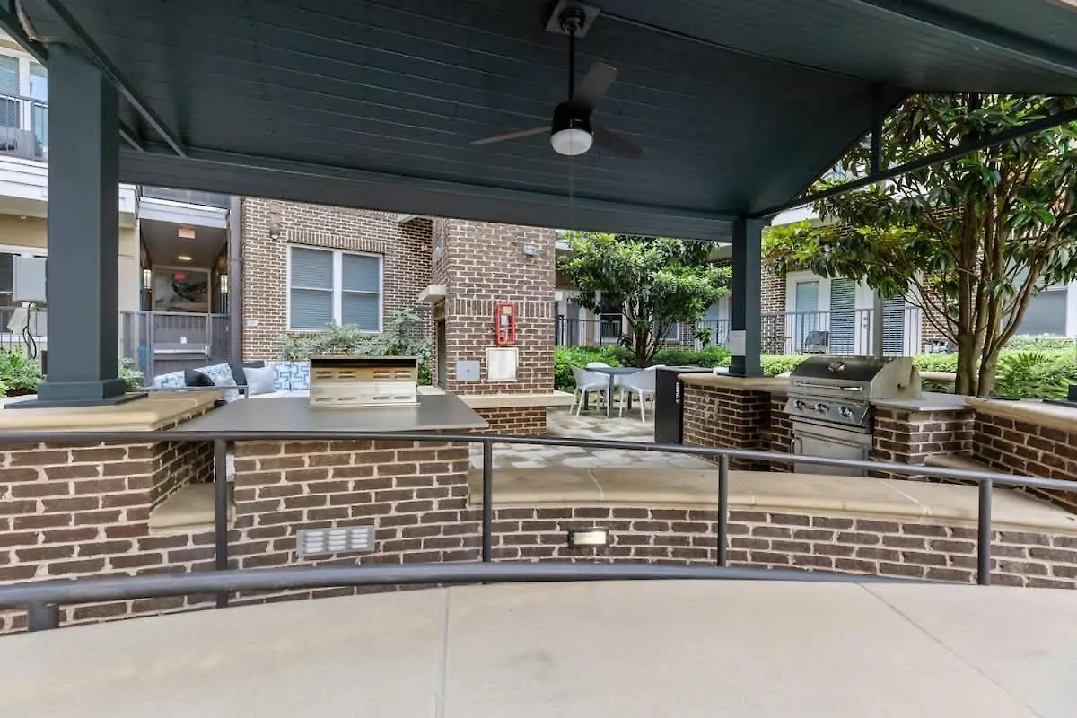 Apartament Modern 2Bd - 5 Min Dt, Gym, Parking, W-D - Sleeps 12 Charlotte